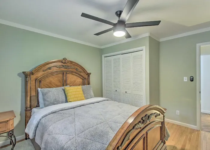 Cozy Pinetop Retreat W/ Yard & Heated Gazebo! *