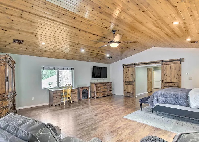 Holiday home Cozy Pinetop Retreat W/ Yard & Heated Gazebo! Indian Pine