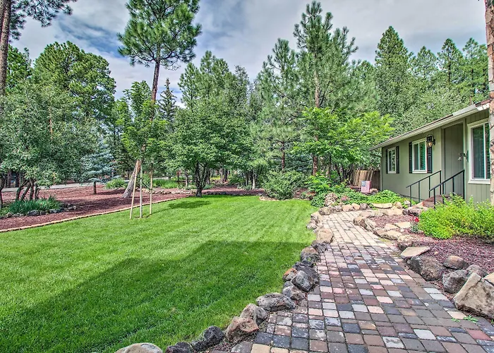Cozy Pinetop Retreat W/ Yard & Heated Gazebo! Holiday home Indian Pine
