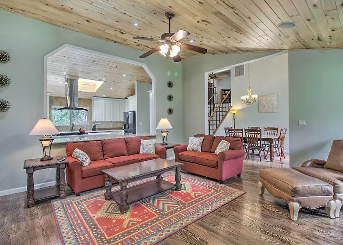 Holiday home Cozy Pinetop Retreat W/ Yard & Heated Gazebo!