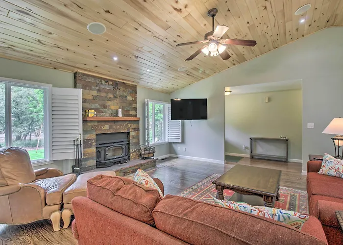 Holiday home Cozy Pinetop Retreat W/ Yard & Heated Gazebo! *