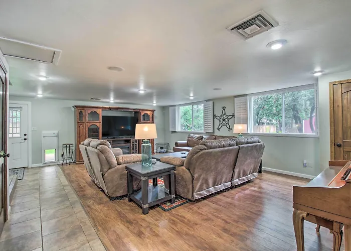 Holiday home Cozy Pinetop Retreat W/ Yard & Heated Gazebo!